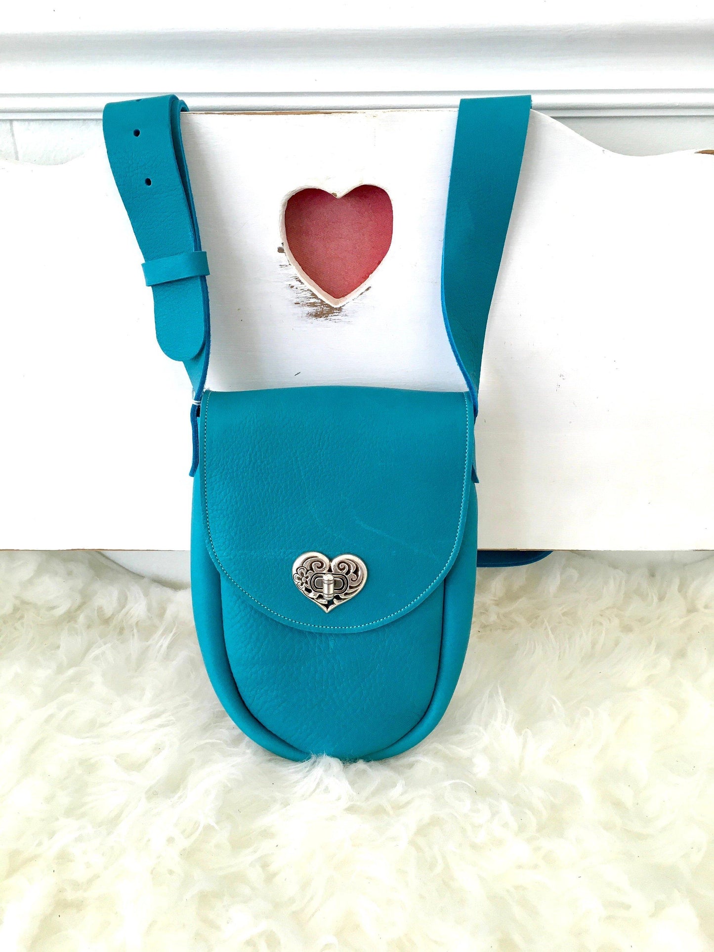 Ginger Crossbody Handbag in Turquoise Bullhide