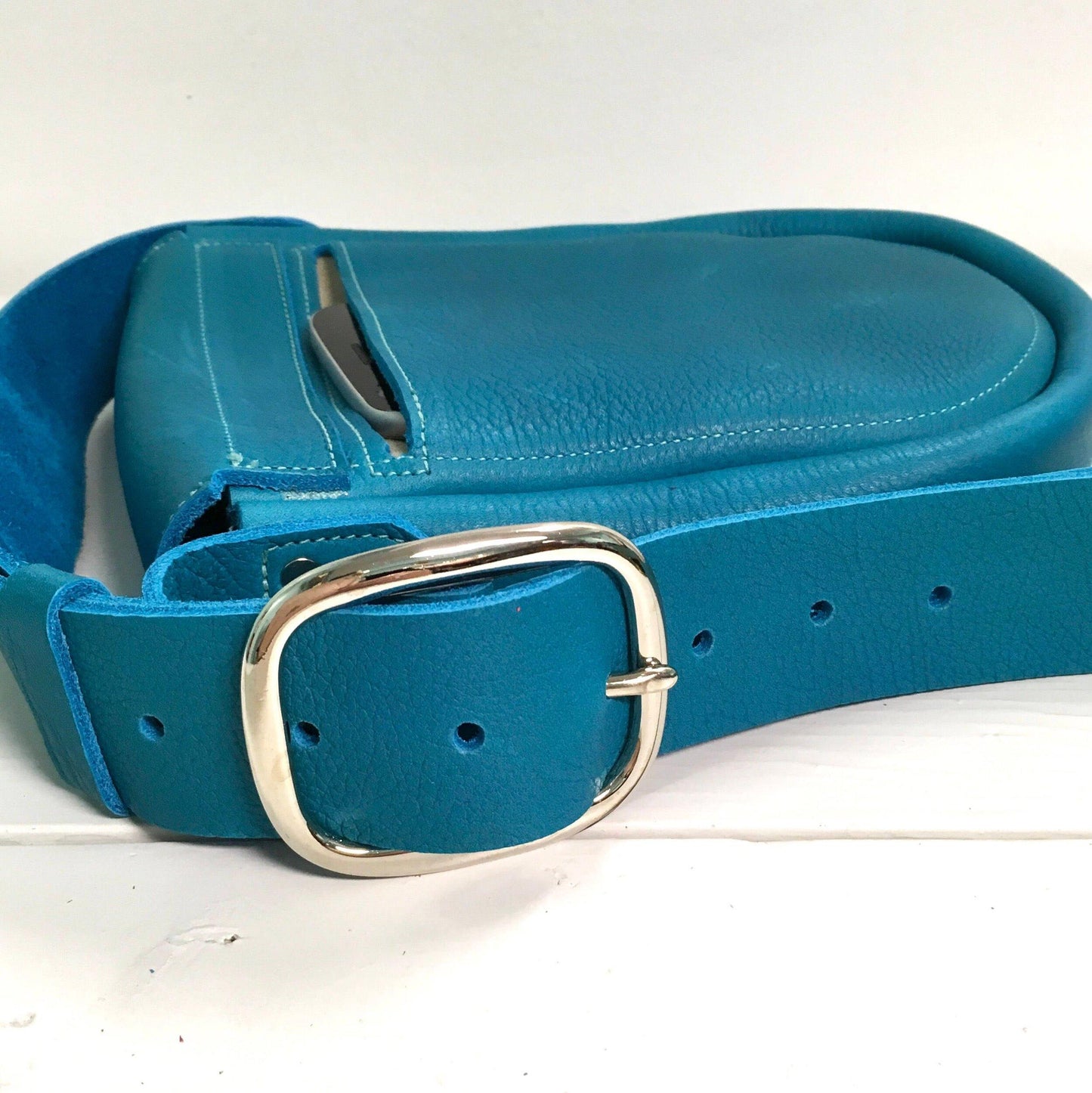 Ginger Crossbody Handbag in Turquoise Bullhide