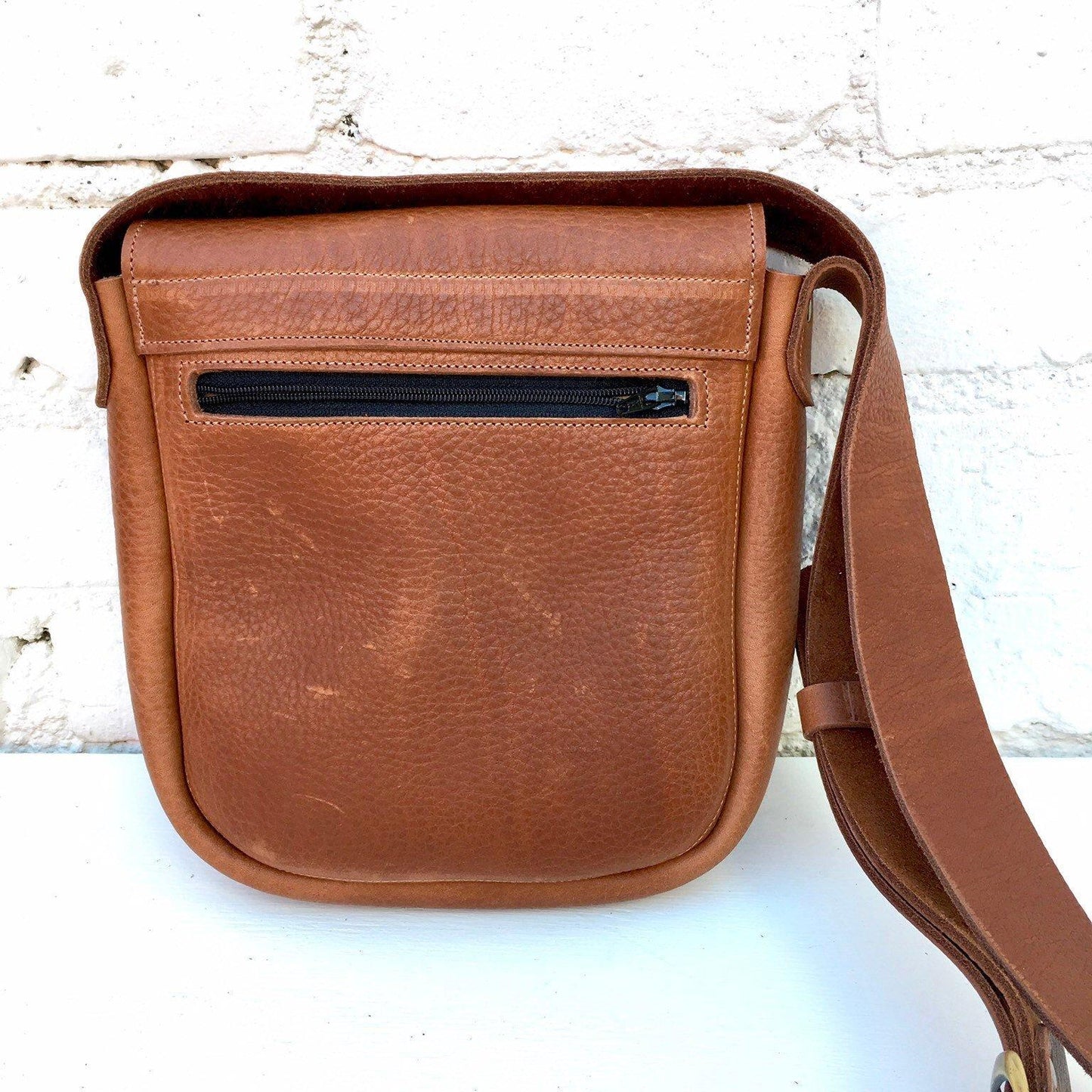 Glenda Crossbody Handbag in Tobacco Bullhide