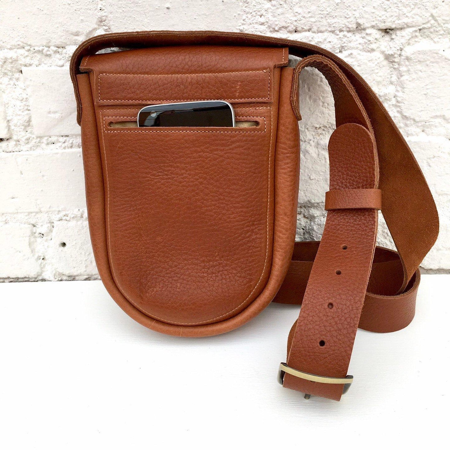 Ginger Crossbody Handbag in Tobacco Bullhide