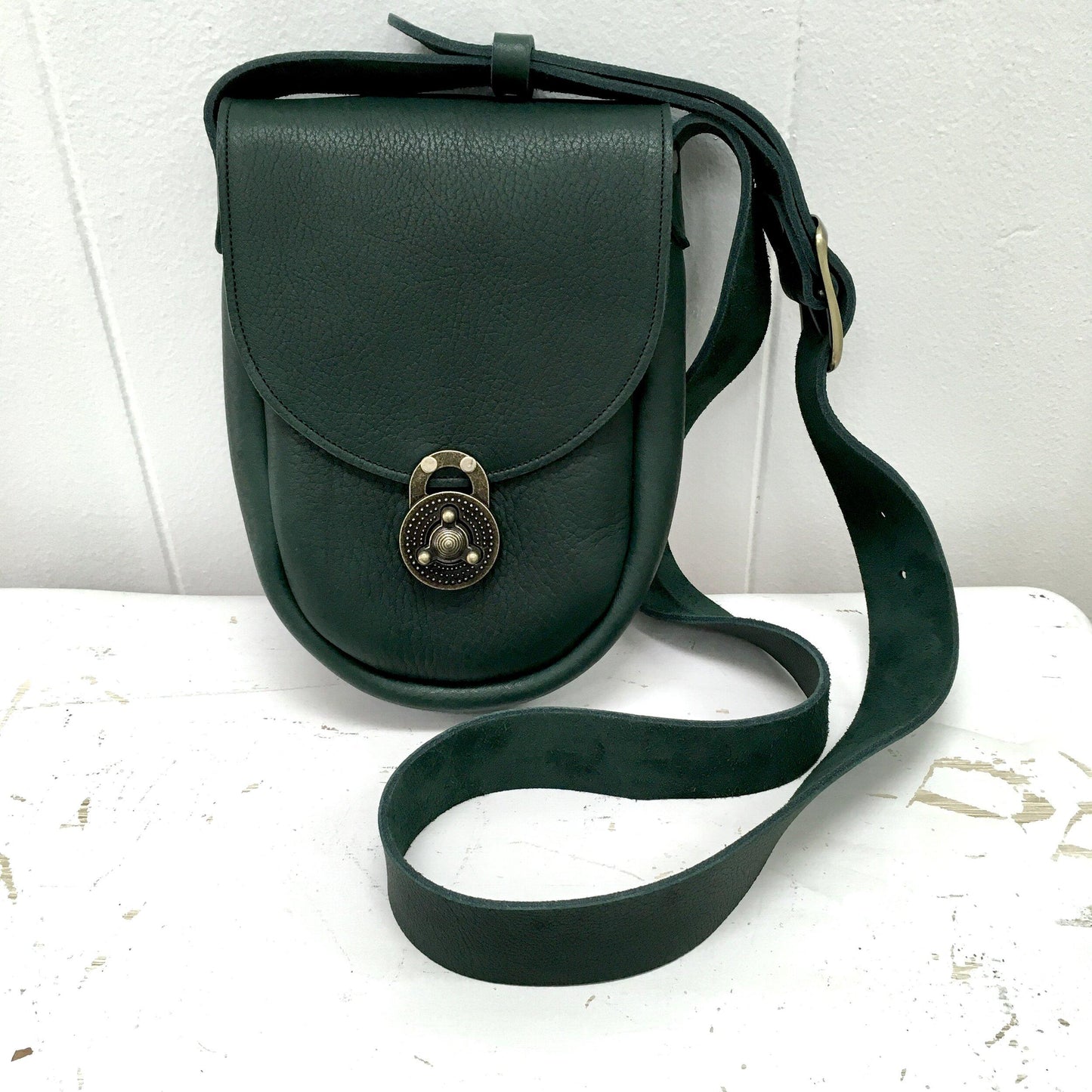 Ginger Crossbody Handbag in Green Bullhide