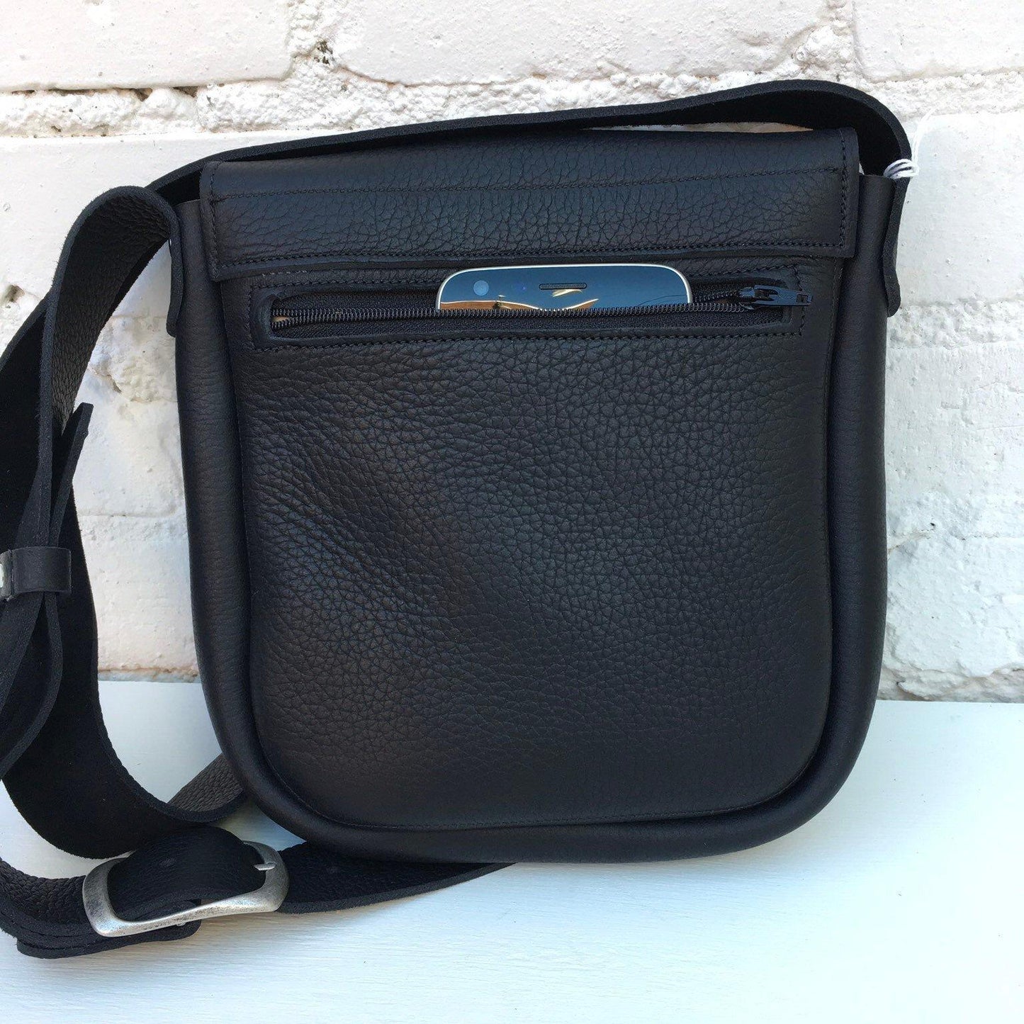 Glenda Crossbody Handbag in Black Bullhide