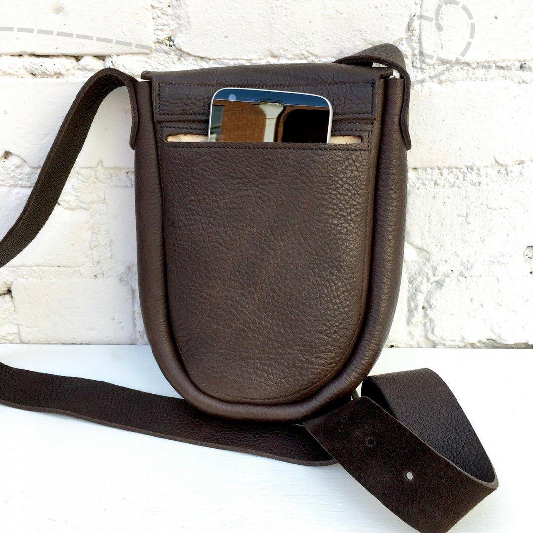 Ginger Crossbody Handbag in Chocolate Bullhide