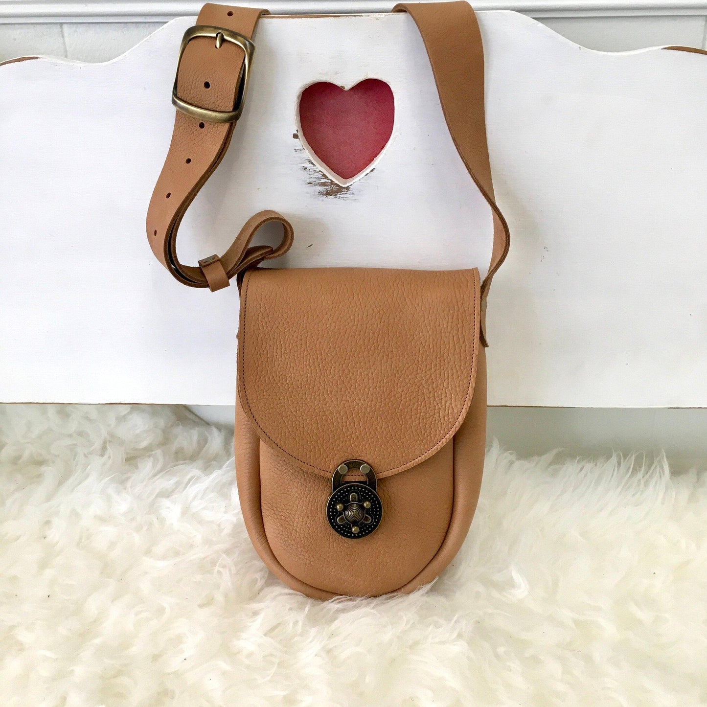 Ginger Crossbody Handbag in Sand Bullhide