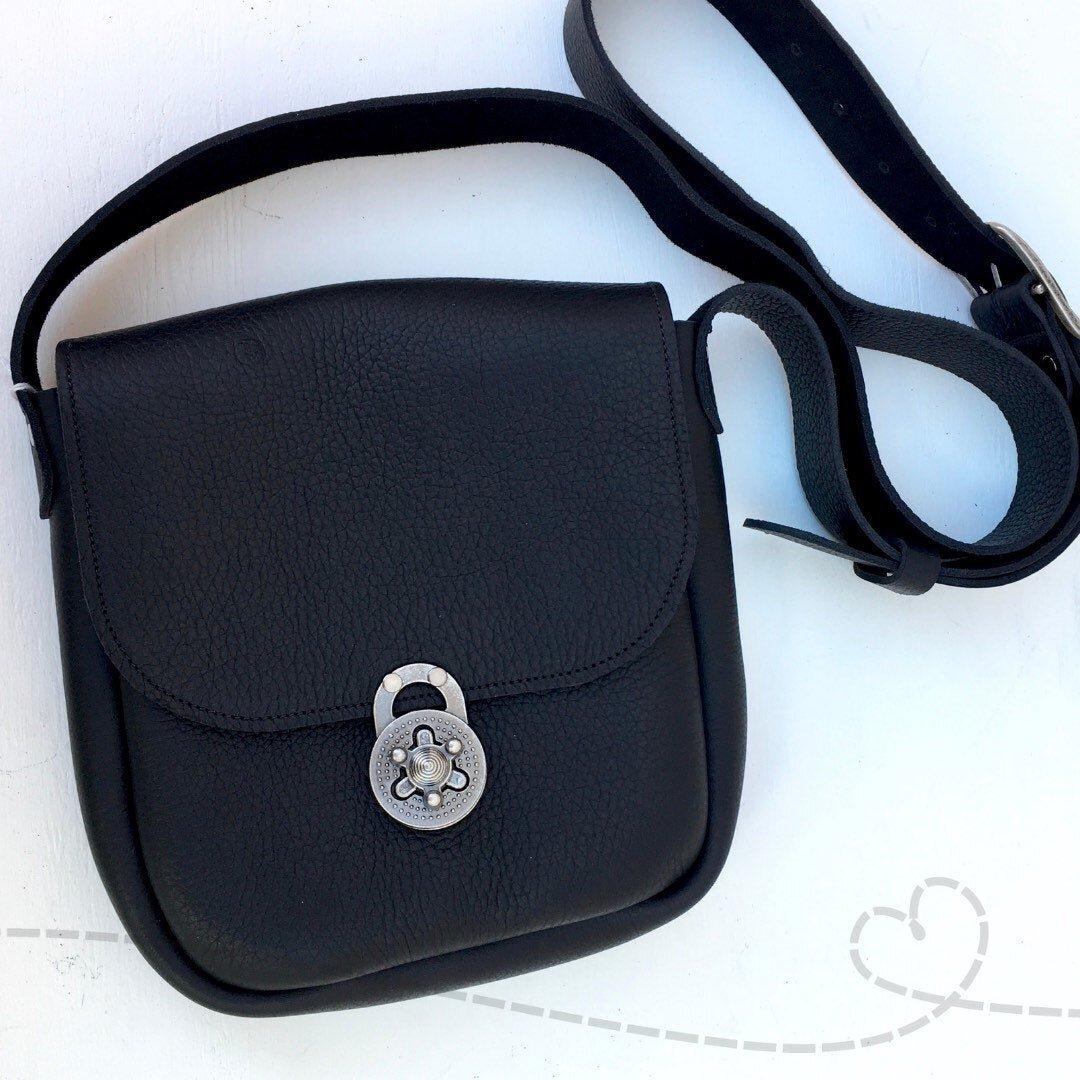 Glenda Crossbody Handbag in Black Bullhide