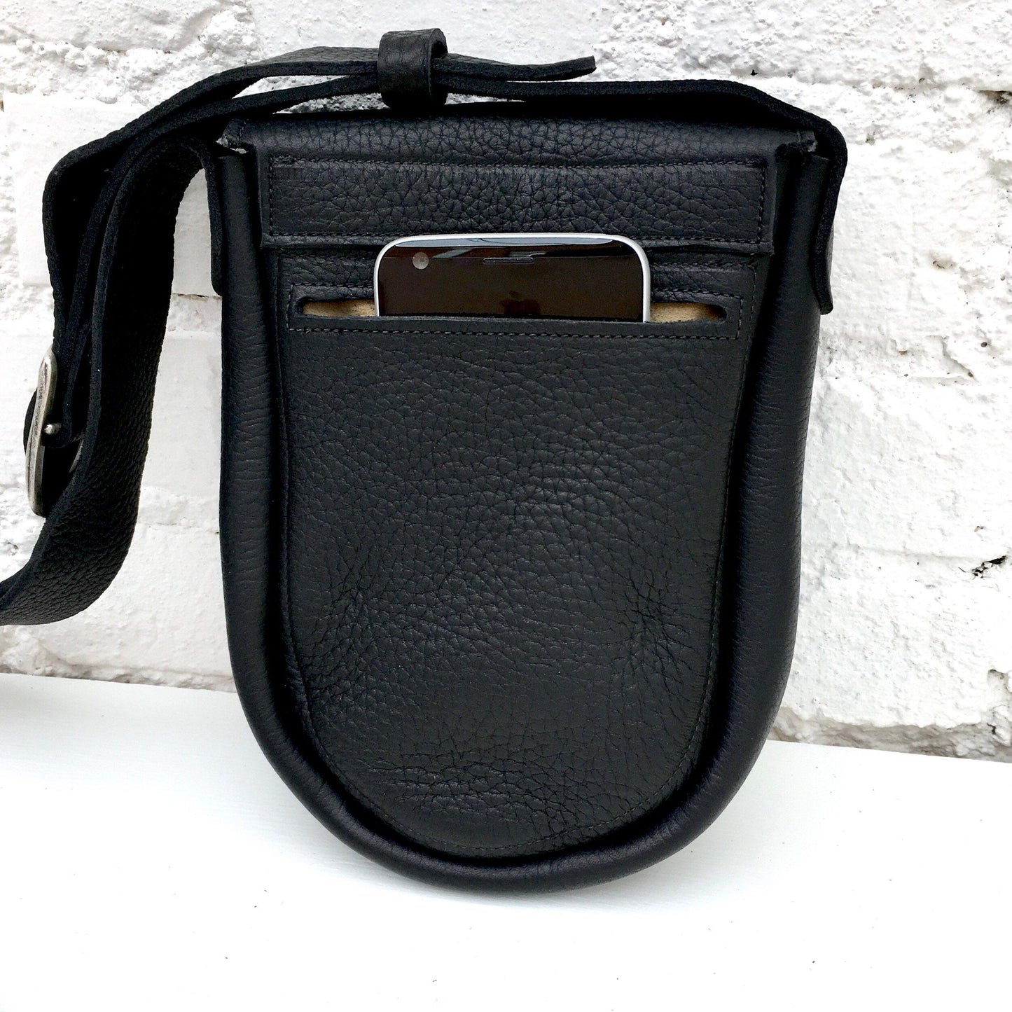 Ginger Crossbody Handbag in Black Bullhide