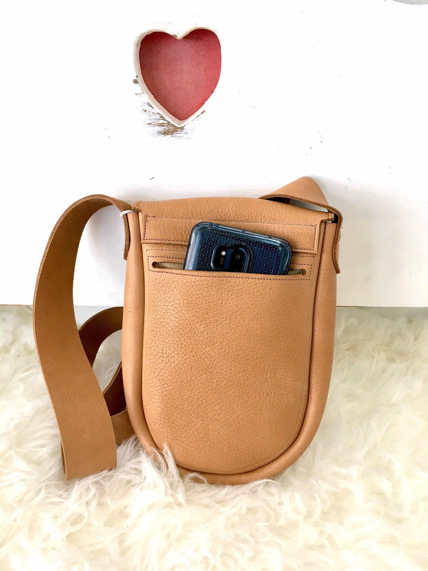 Ginger Crossbody Handbag in Sand Bullhide